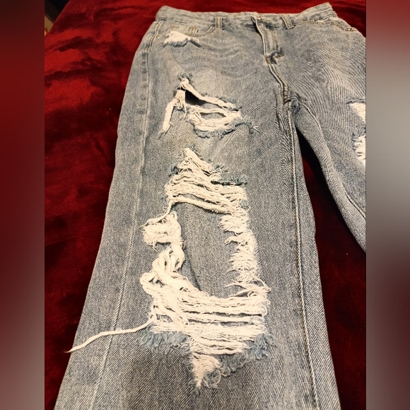 Shein Ripped Jeans - Picture 5 of 15